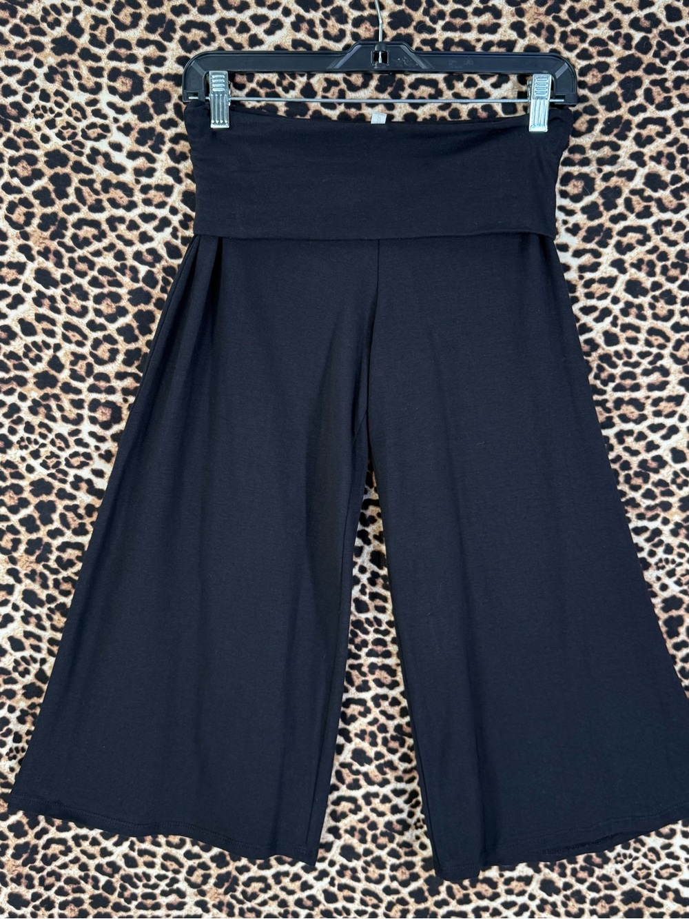Black Cotton Foldover Gaucho Capris